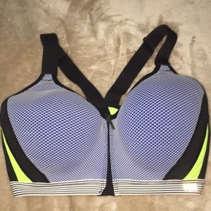 Victoria’s Secret Incredible Sports Bra 34DD